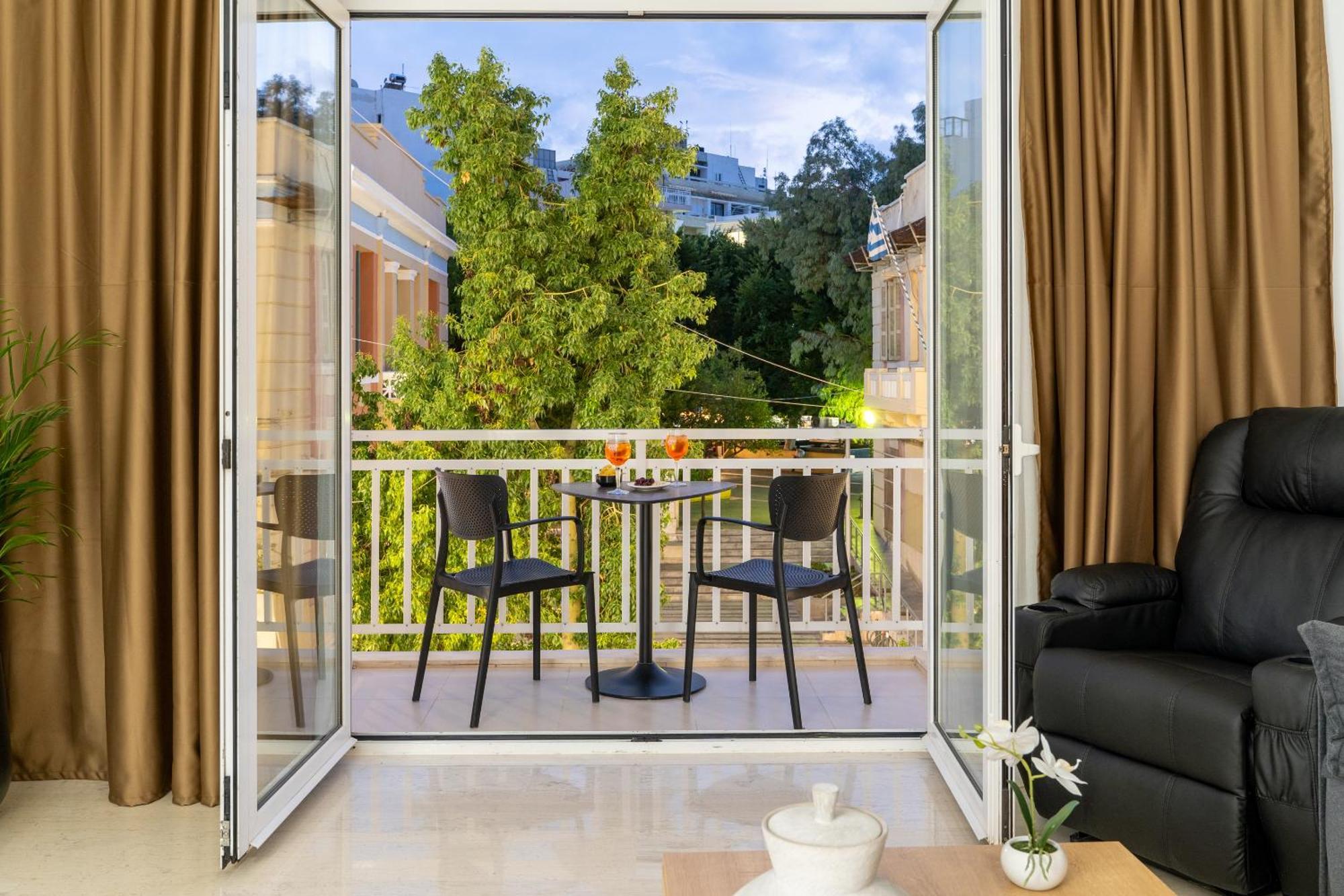 Luxury Suite In Downtown Heraklion Exteriör bild