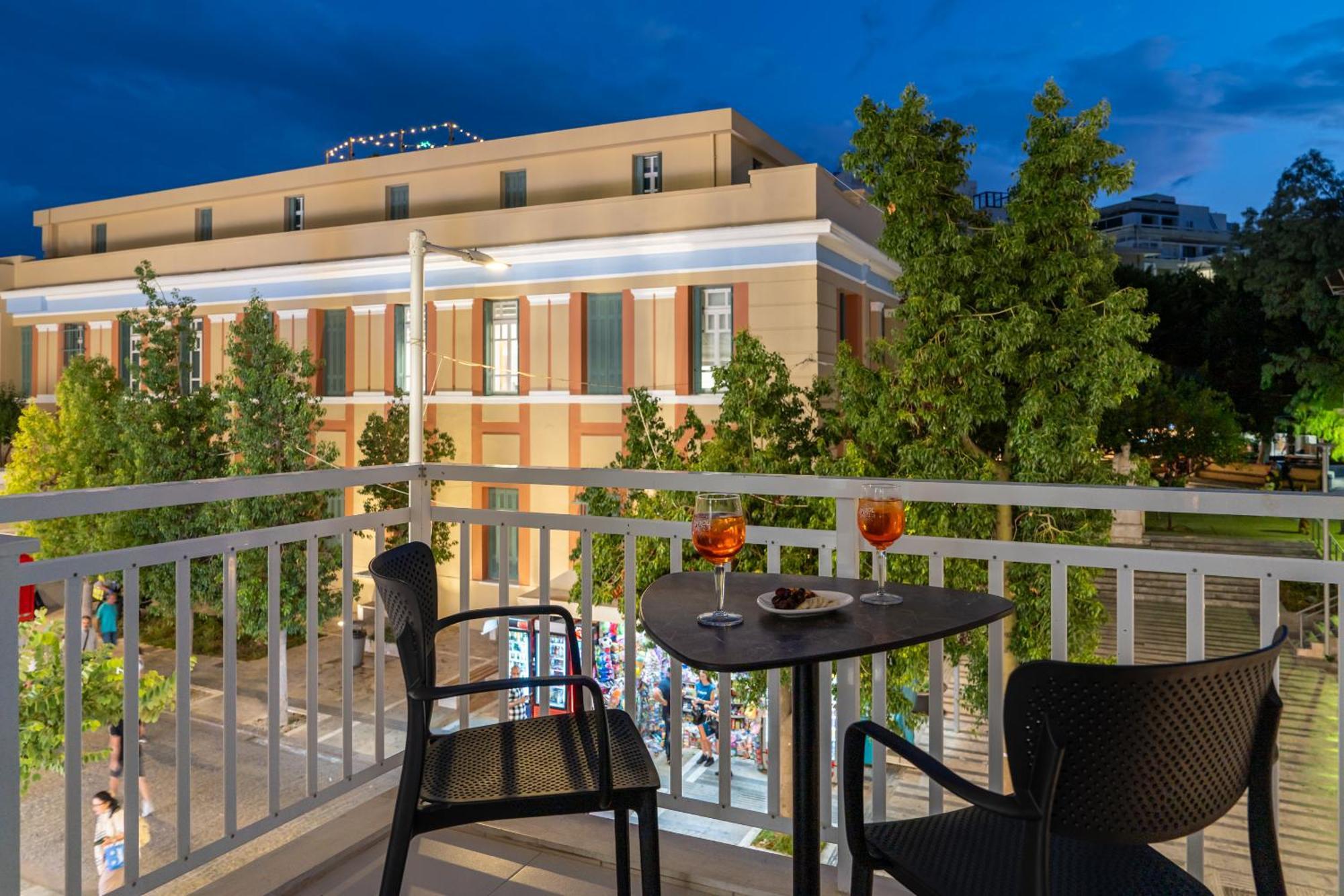 Luxury Suite In Downtown Heraklion Exteriör bild