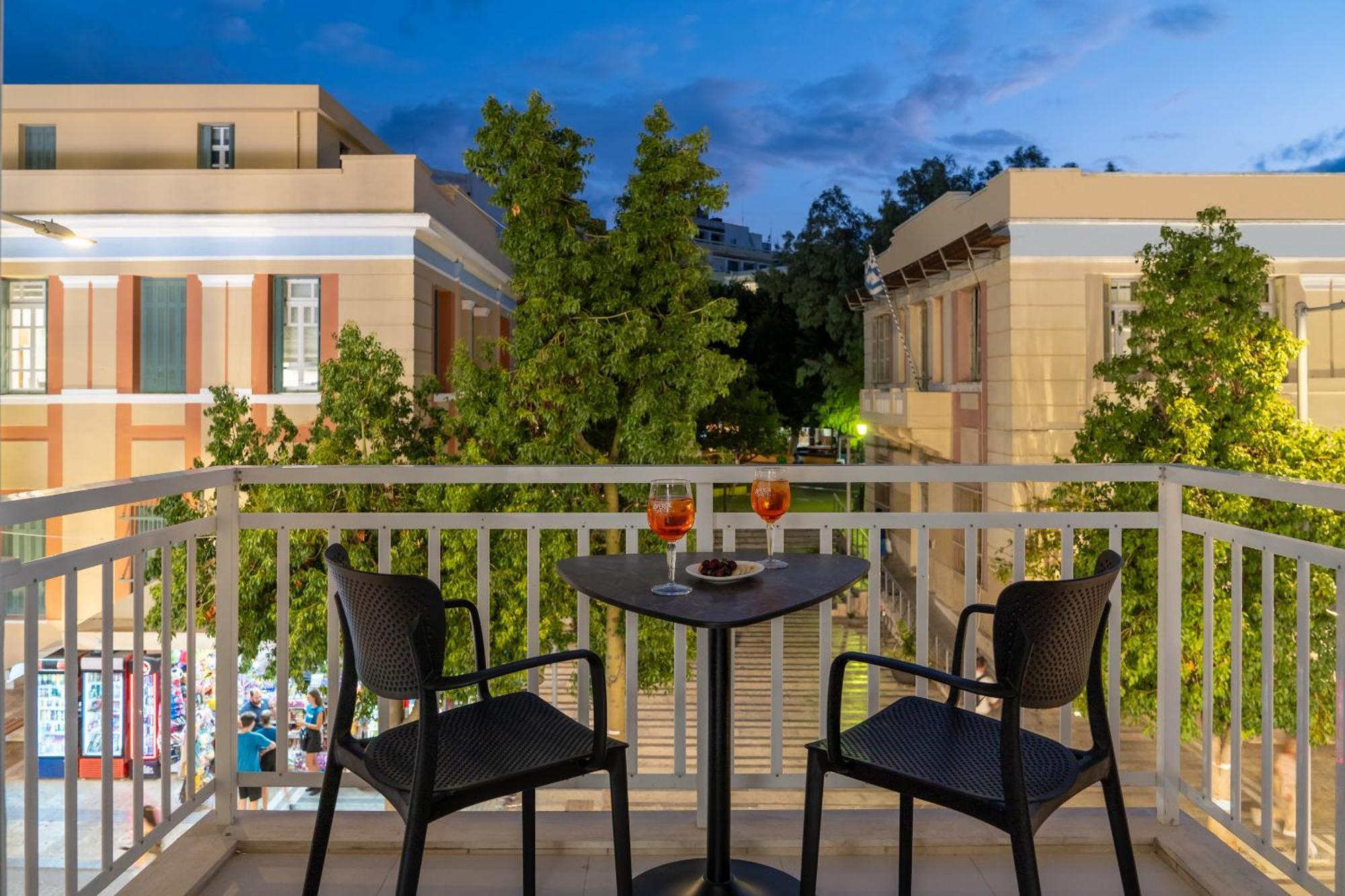 Luxury Suite In Downtown Heraklion Exteriör bild