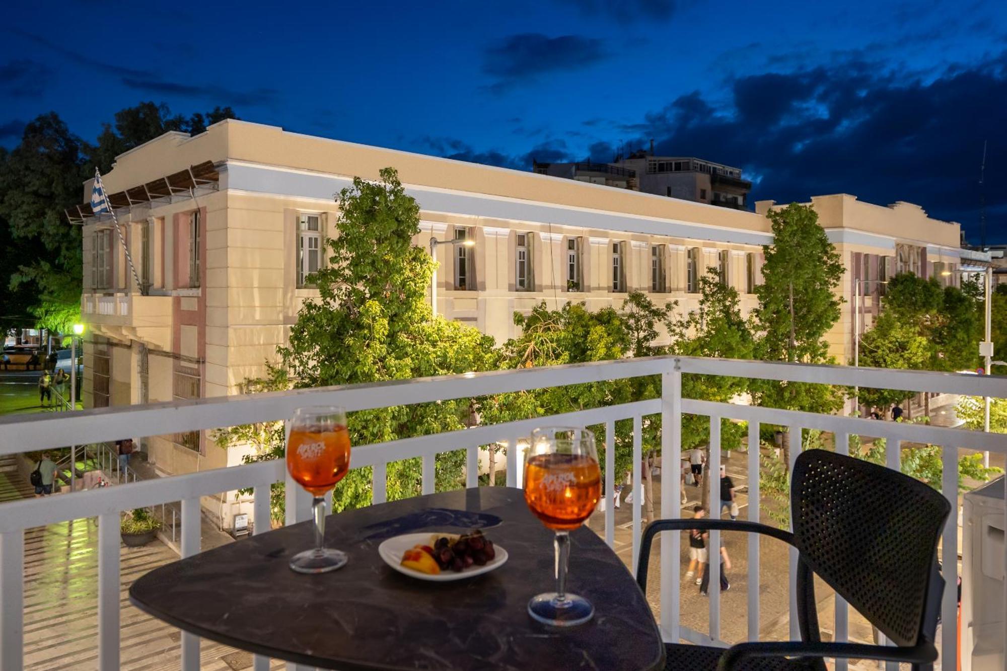 Luxury Suite In Downtown Heraklion Exteriör bild
